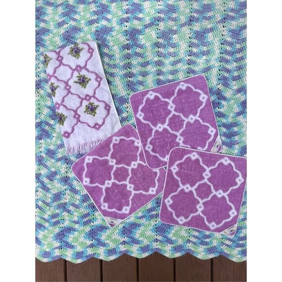 Vintage Towel Set - Picture 3 of 8